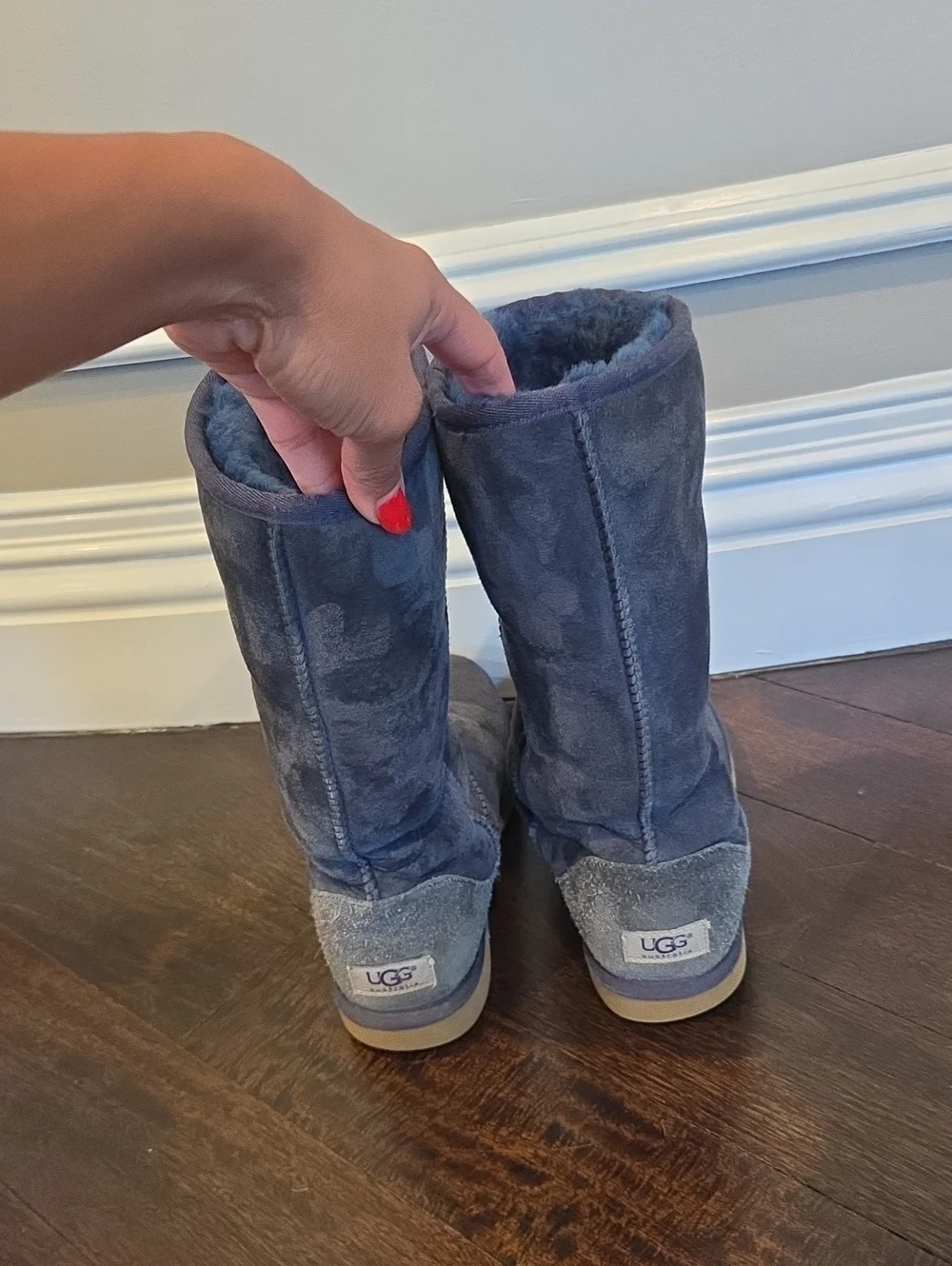AUTHENTIC UGG AUSTRALIA SHEEPSKIN CLASSIC MID LENGTH BOOTS NAVY BLUE SIZE 7 $200